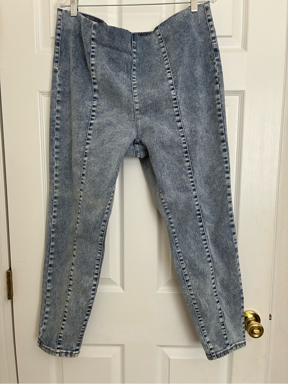 No Boundaries Light Blue High-Rise Jeggings with Vertical Seams